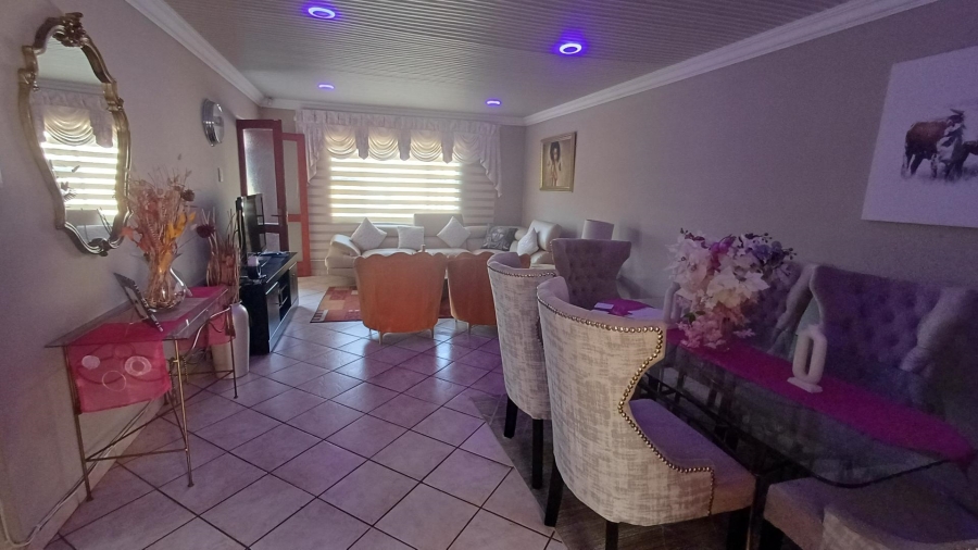4 Bedroom Property for Sale in Liefde en Vrede Gauteng