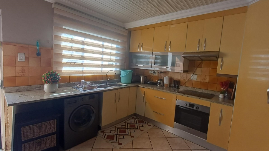 4 Bedroom Property for Sale in Liefde en Vrede Gauteng