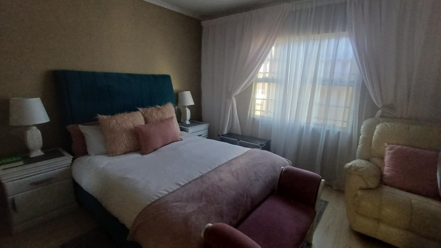 4 Bedroom Property for Sale in Liefde en Vrede Gauteng