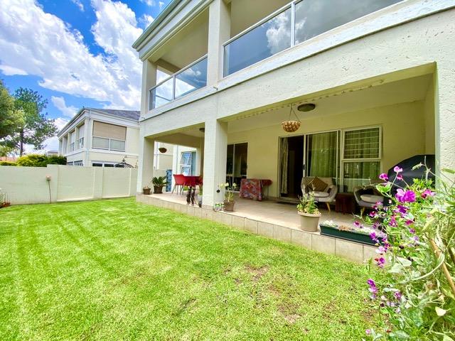 To Let 2 Bedroom Property for Rent in Bryanston Gauteng