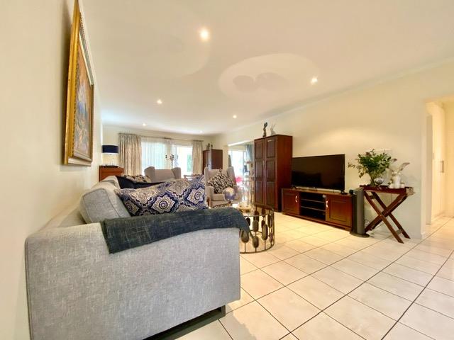 To Let 2 Bedroom Property for Rent in Bryanston Gauteng