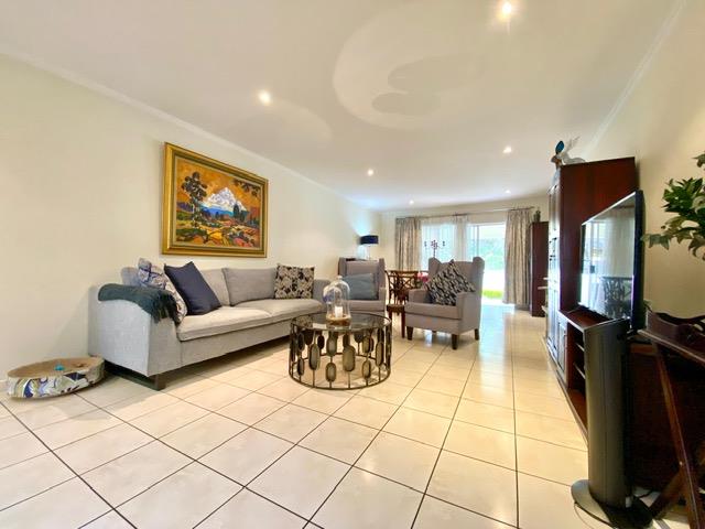 To Let 2 Bedroom Property for Rent in Bryanston Gauteng