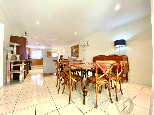 To Let 2 Bedroom Property for Rent in Bryanston Gauteng