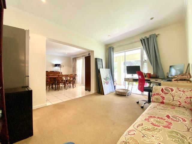 To Let 2 Bedroom Property for Rent in Bryanston Gauteng