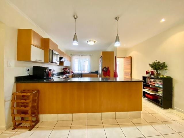 To Let 2 Bedroom Property for Rent in Bryanston Gauteng
