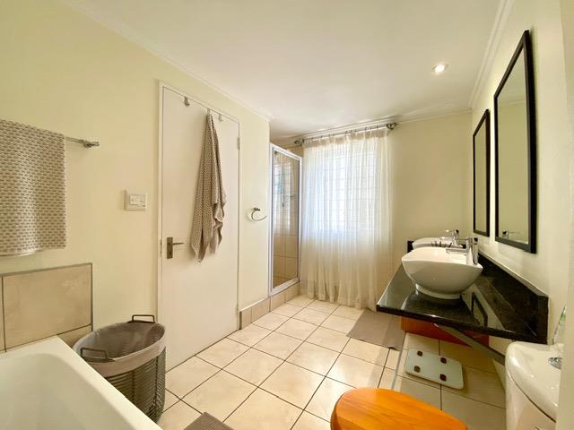 To Let 2 Bedroom Property for Rent in Bryanston Gauteng