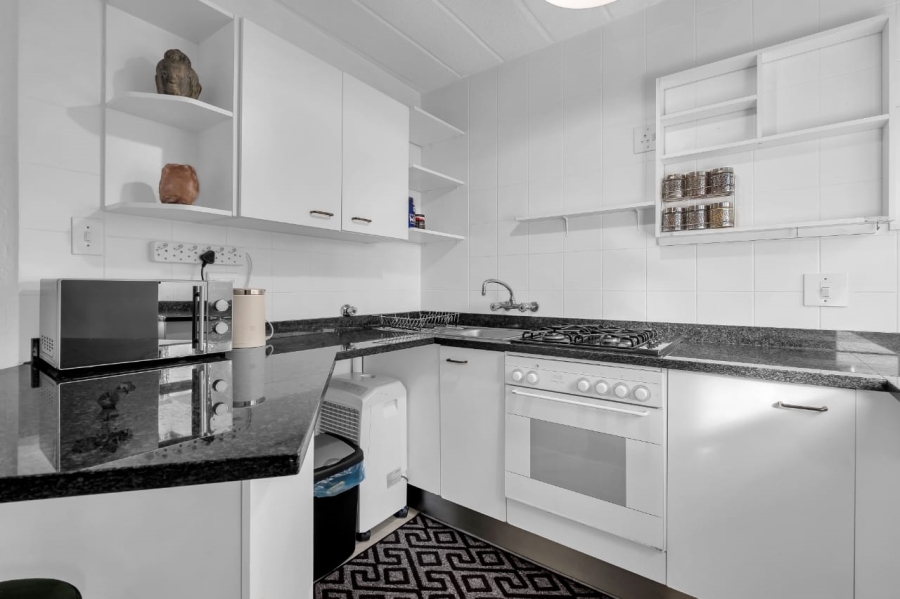 To Let 1 Bedroom Property for Rent in Parktown North Gauteng