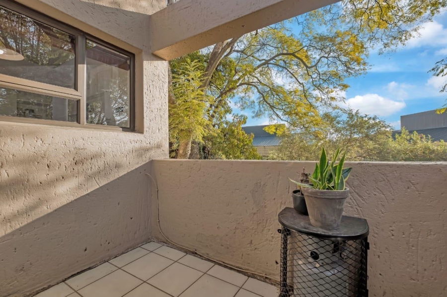 To Let 1 Bedroom Property for Rent in Parktown North Gauteng