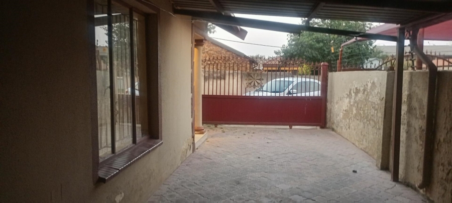 2 Bedroom Property for Sale in Mahube Valley Gauteng