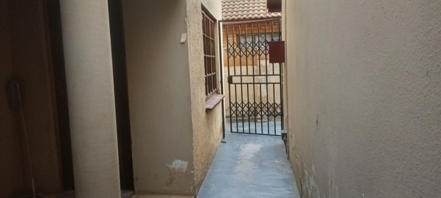 2 Bedroom Property for Sale in Mahube Valley Gauteng