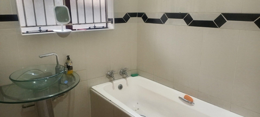 2 Bedroom Property for Sale in Mahube Valley Gauteng