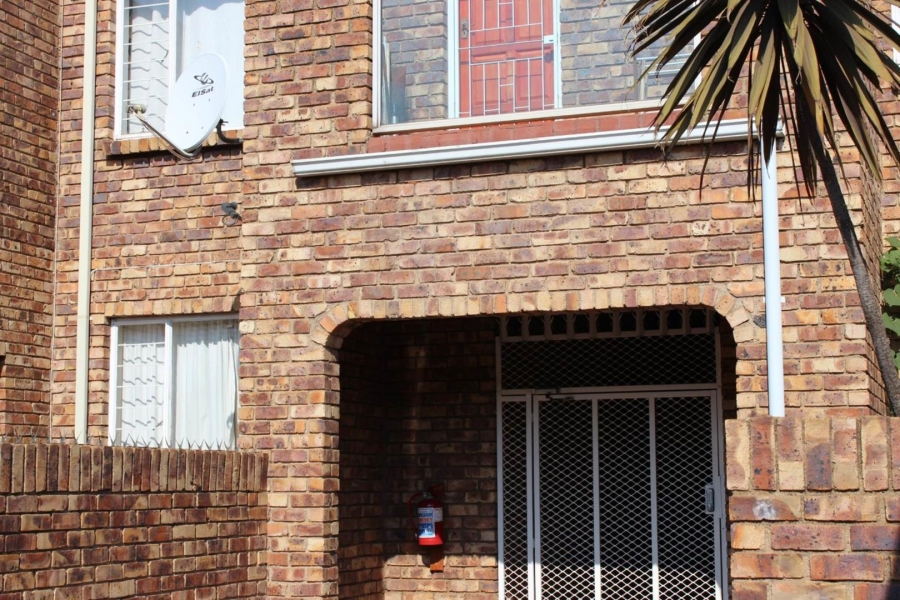 2 Bedroom Property for Sale in Zwartkop Gauteng