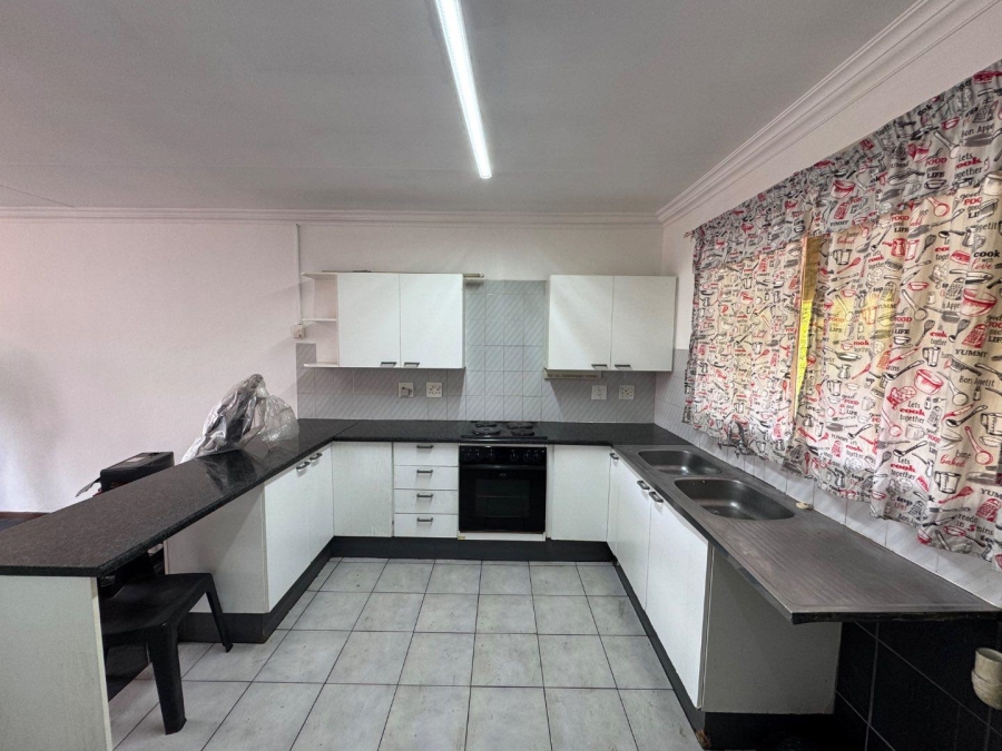 2 Bedroom Property for Sale in Zwartkop Gauteng