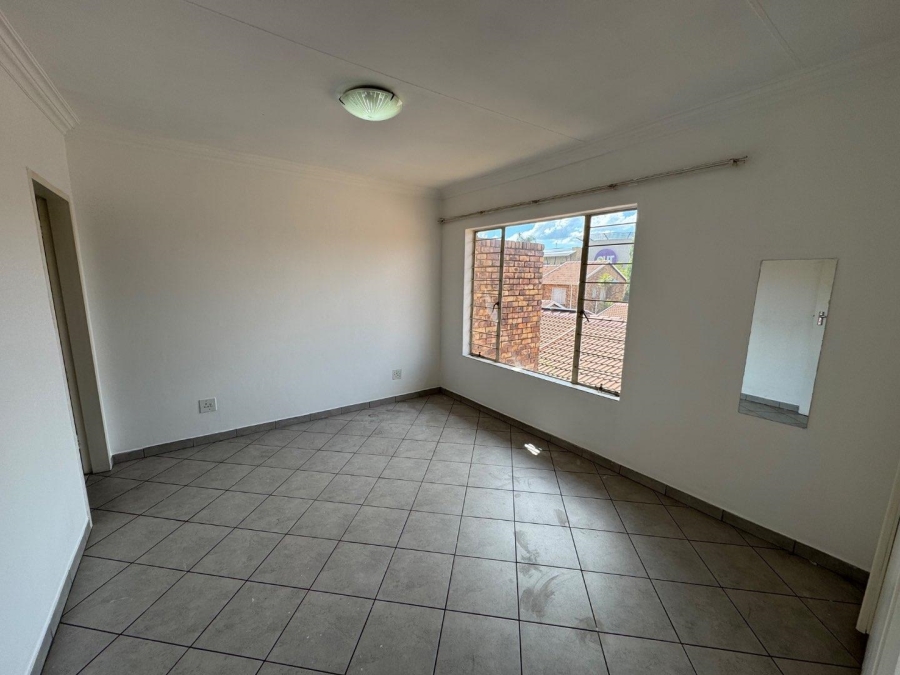2 Bedroom Property for Sale in Zwartkop Gauteng