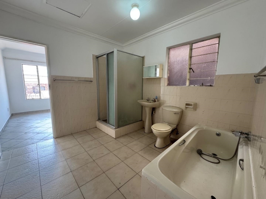 2 Bedroom Property for Sale in Zwartkop Gauteng