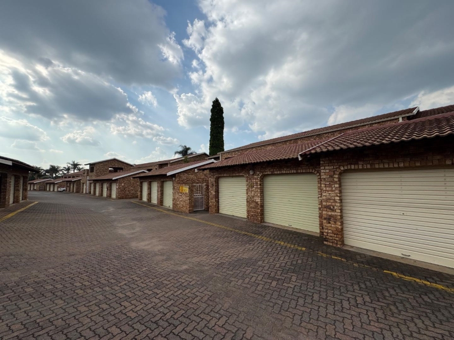2 Bedroom Property for Sale in Zwartkop Gauteng