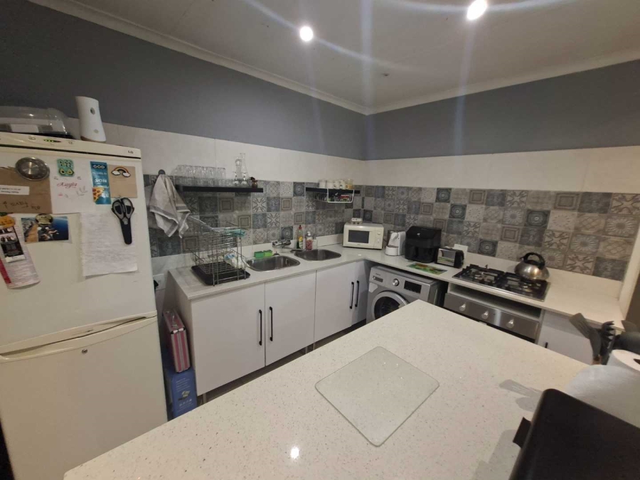 1 Bedroom Property for Sale in Bromhof Gauteng
