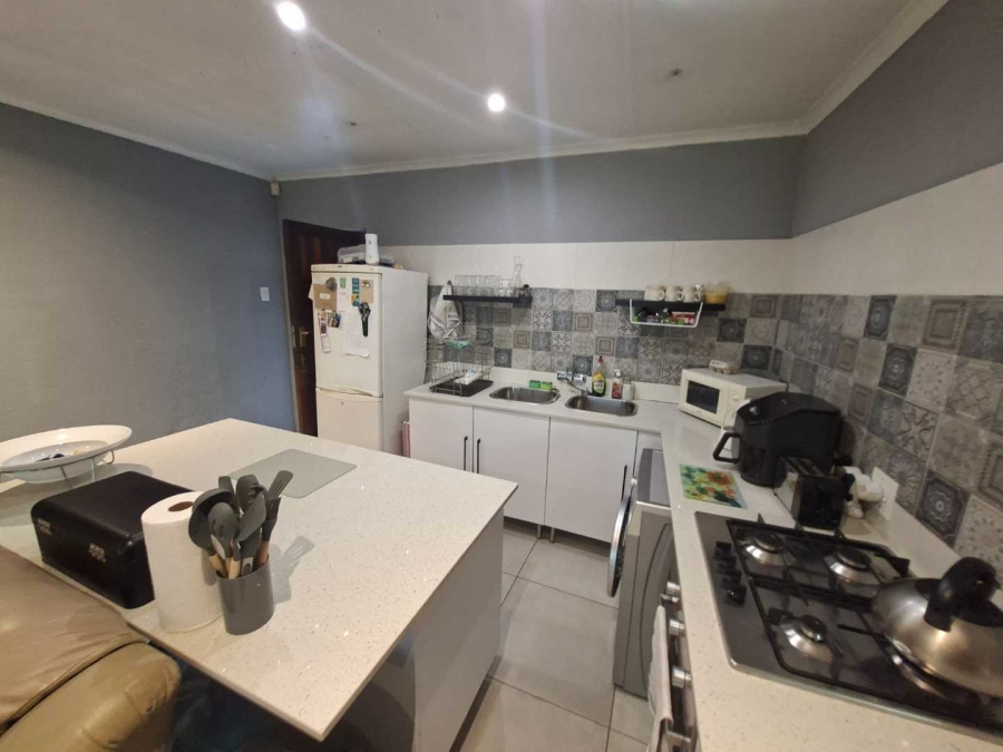 1 Bedroom Property for Sale in Bromhof Gauteng