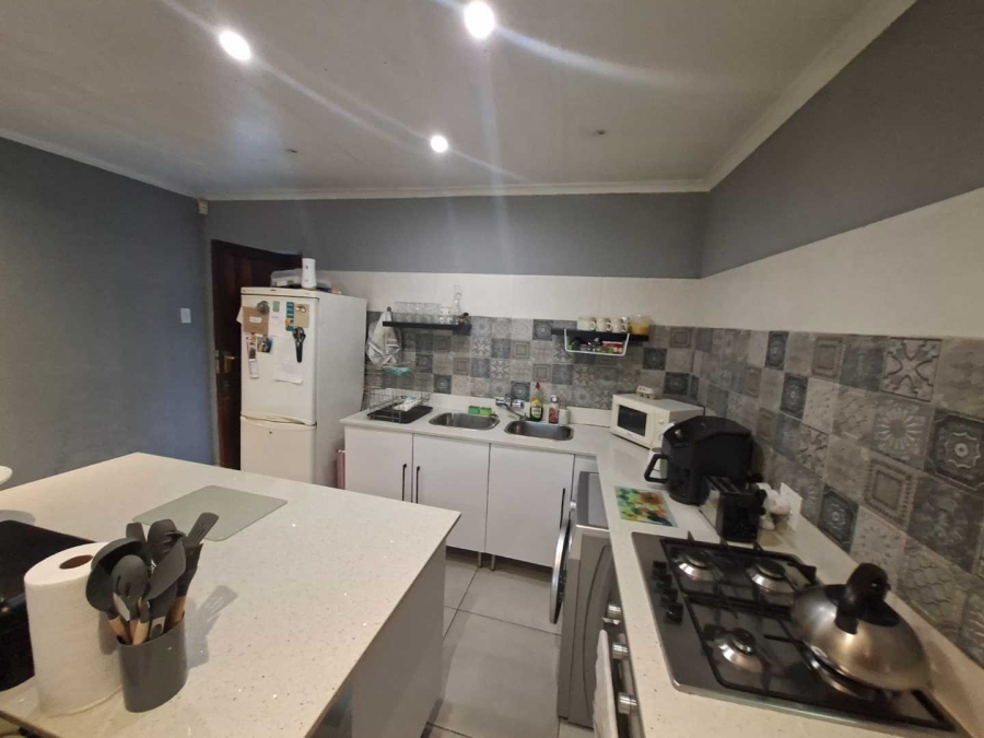 1 Bedroom Property for Sale in Bromhof Gauteng