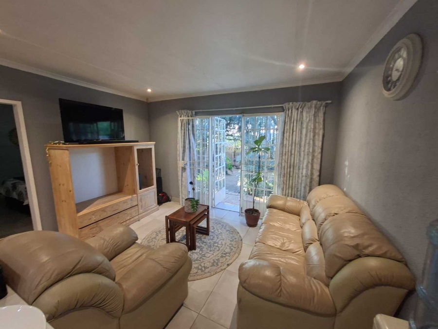 1 Bedroom Property for Sale in Bromhof Gauteng