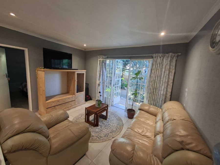 1 Bedroom Property for Sale in Bromhof Gauteng