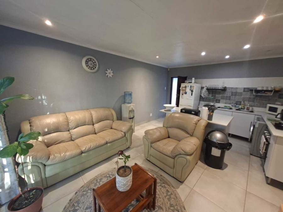 1 Bedroom Property for Sale in Bromhof Gauteng