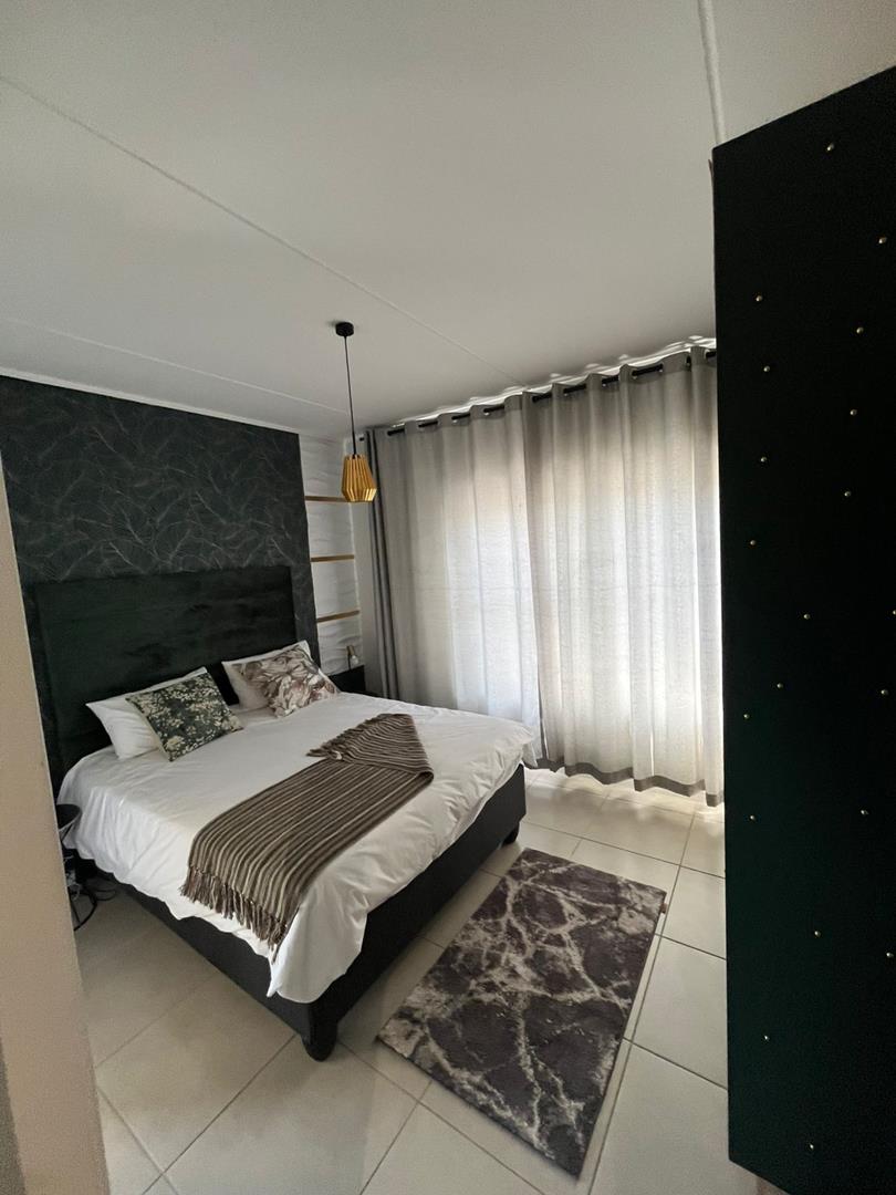 1 Bedroom Property for Sale in Waterfall Gauteng