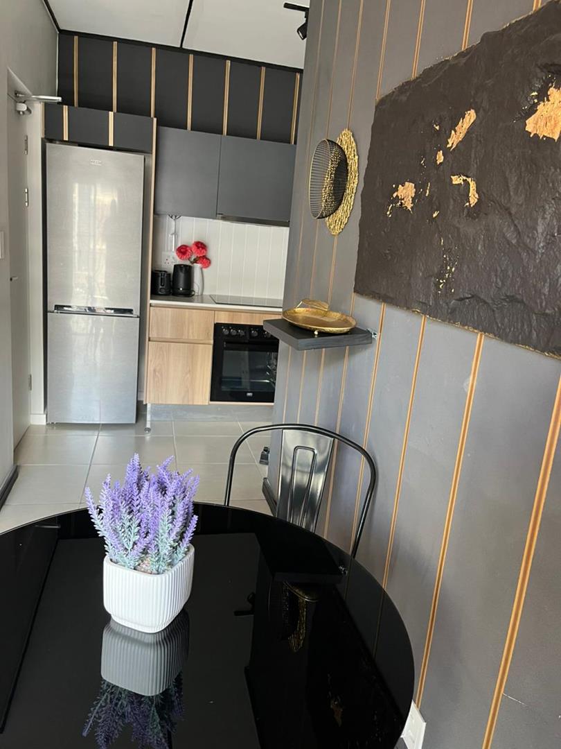 1 Bedroom Property for Sale in Waterfall Gauteng