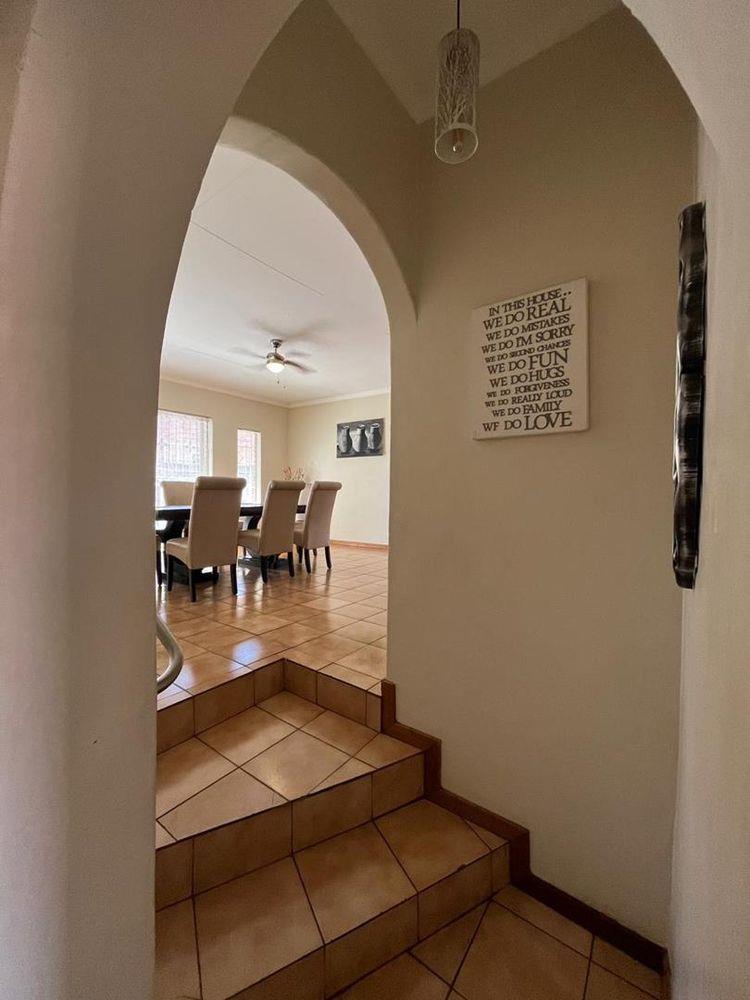 4 Bedroom Property for Sale in Rooihuiskraal Gauteng