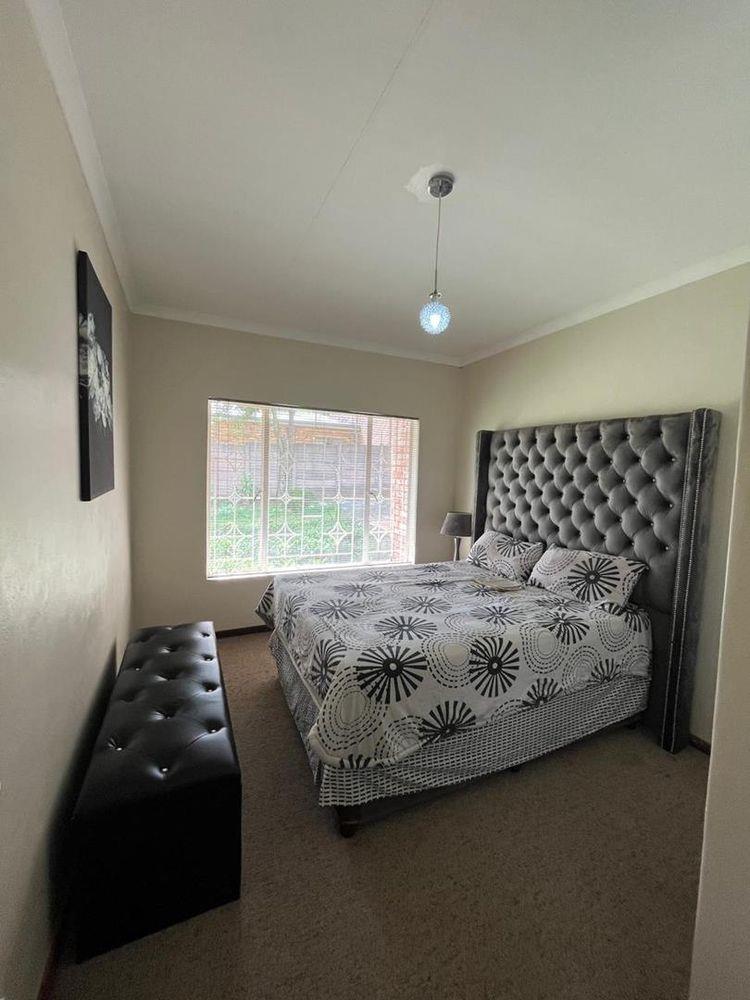 4 Bedroom Property for Sale in Rooihuiskraal Gauteng