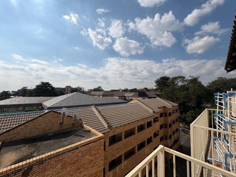 1 Bedroom Property for Sale in Ferndale Gauteng