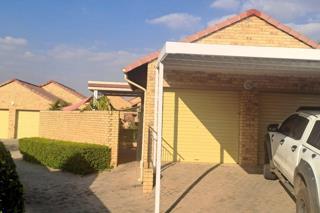 2 Bedroom Property for Sale in The Reeds Gauteng