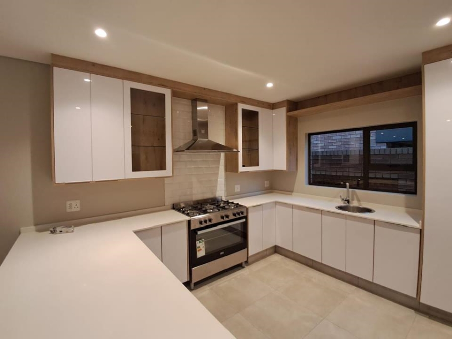 4 Bedroom Property for Sale in Brackenhurst Gauteng