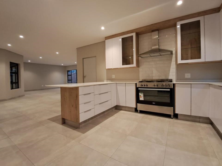 4 Bedroom Property for Sale in Brackenhurst Gauteng