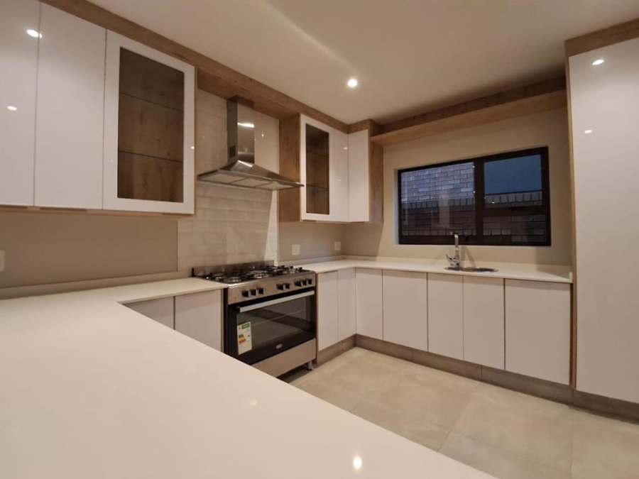 4 Bedroom Property for Sale in Brackenhurst Gauteng