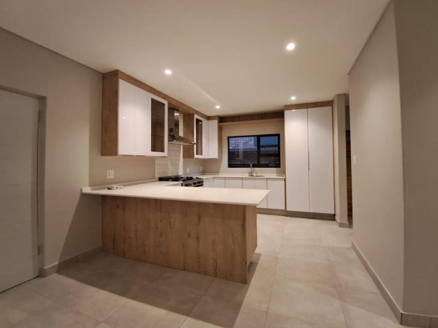 4 Bedroom Property for Sale in Brackenhurst Gauteng