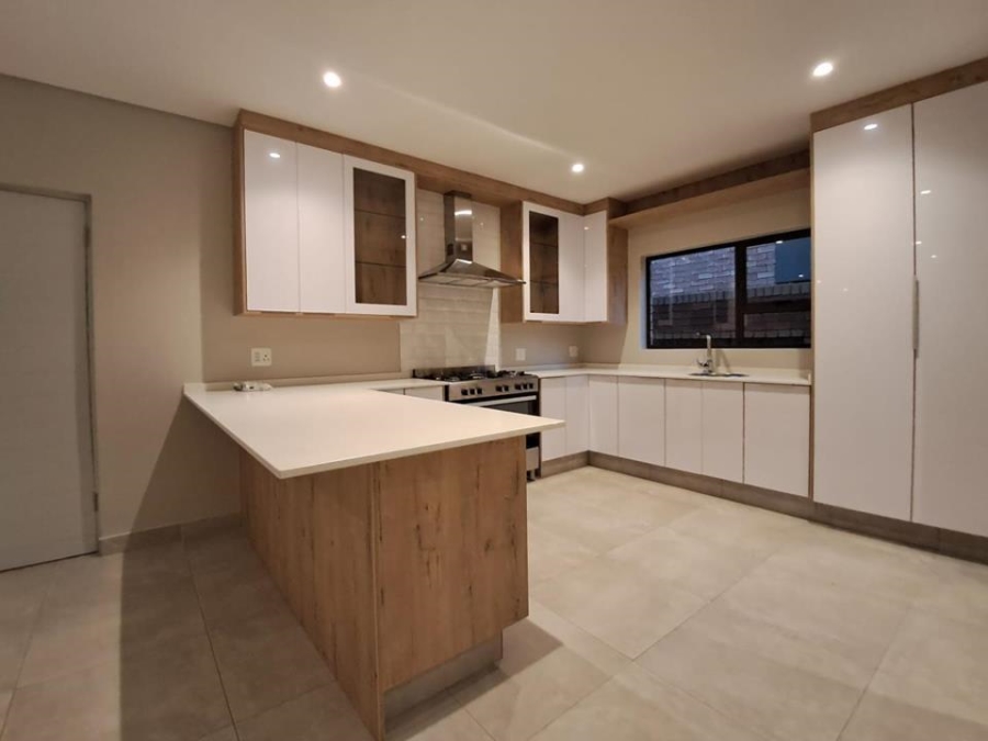 4 Bedroom Property for Sale in Brackenhurst Gauteng