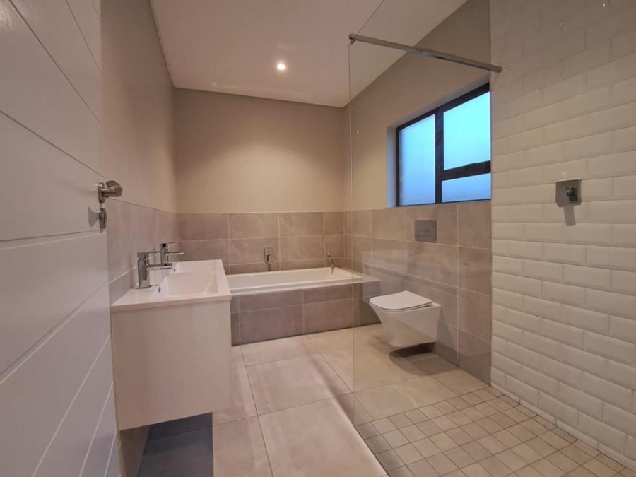4 Bedroom Property for Sale in Brackenhurst Gauteng