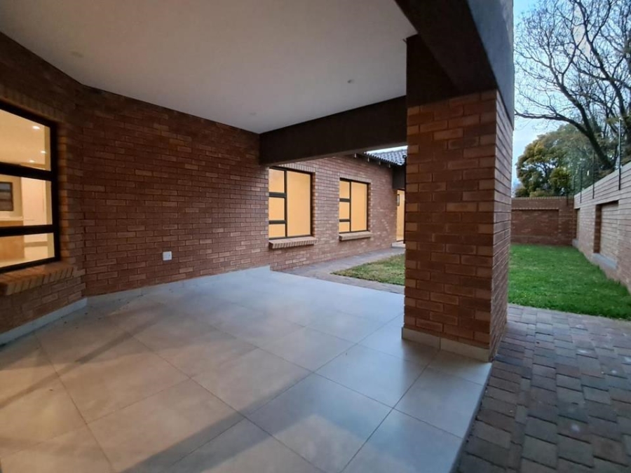4 Bedroom Property for Sale in Brackenhurst Gauteng