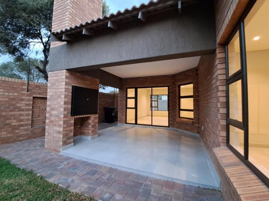 4 Bedroom Property for Sale in Brackenhurst Gauteng