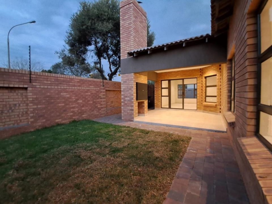 4 Bedroom Property for Sale in Brackenhurst Gauteng