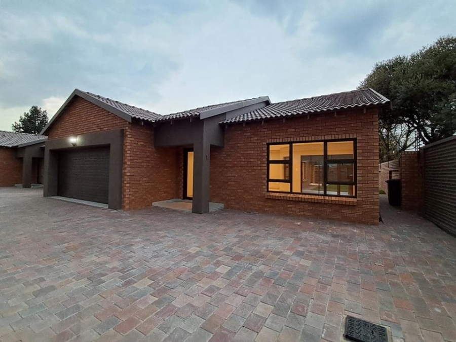 4 Bedroom Property for Sale in Brackenhurst Gauteng