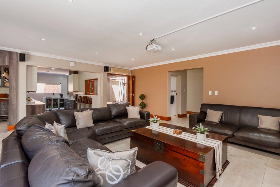 5 Bedroom Property for Sale in Meyersdal Gauteng