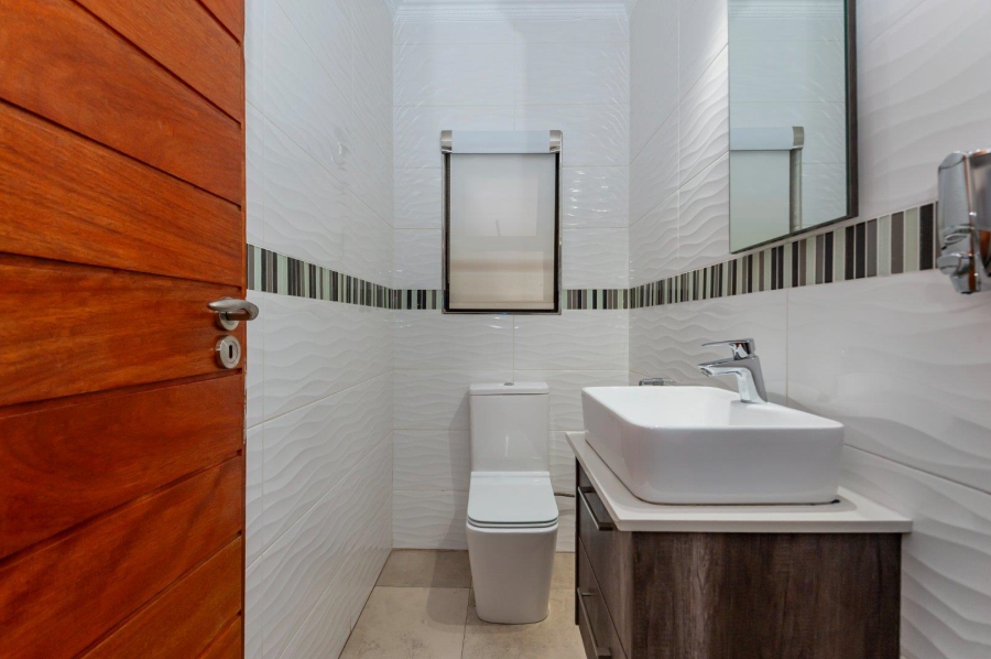 5 Bedroom Property for Sale in Meyersdal Gauteng