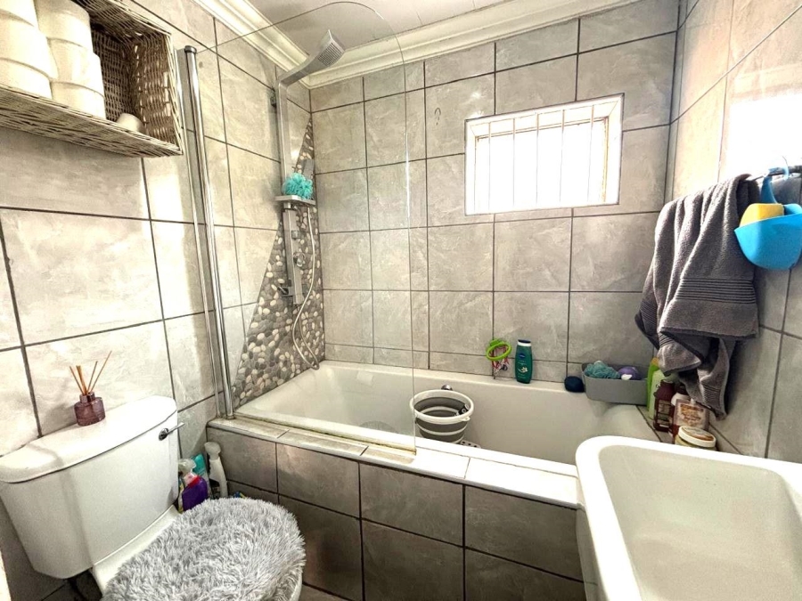 2 Bedroom Property for Sale in Winchester Hills Gauteng