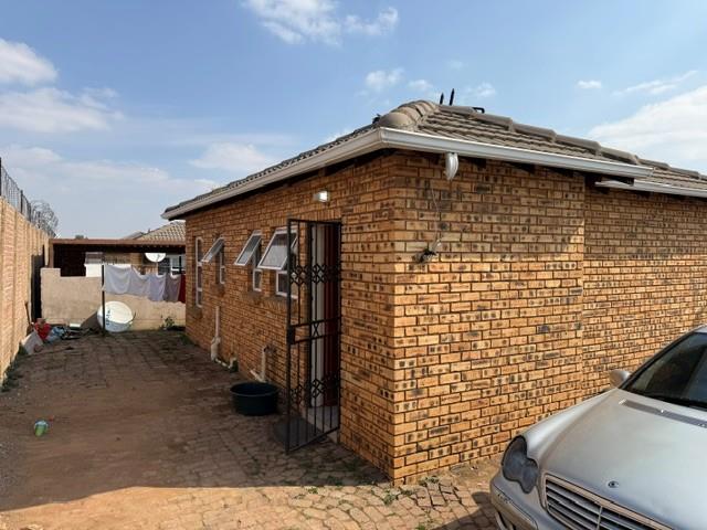 2 Bedroom Property for Sale in Alliance Gauteng