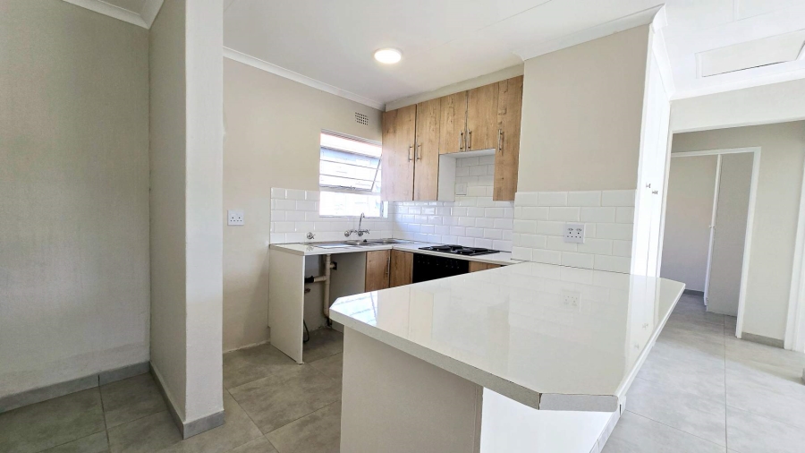 2 Bedroom Property for Sale in La Montagne Gauteng
