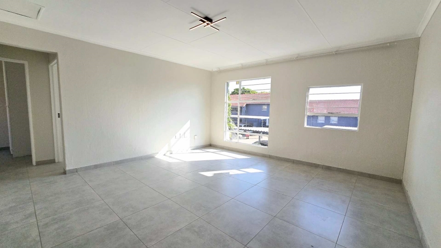2 Bedroom Property for Sale in La Montagne Gauteng