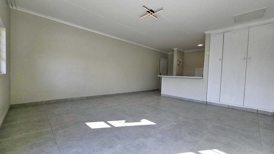 2 Bedroom Property for Sale in La Montagne Gauteng