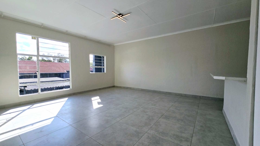 2 Bedroom Property for Sale in La Montagne Gauteng